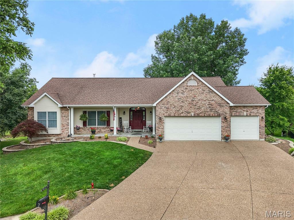 Property Photo: 7 Sandtrap Court MO 63368