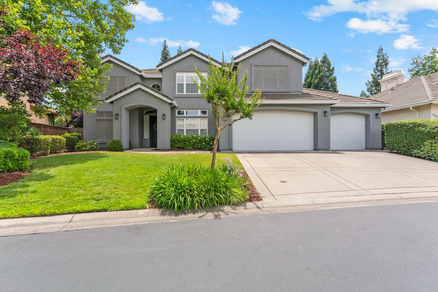 Property Photo: 2030 Ashridge Way CA 95746