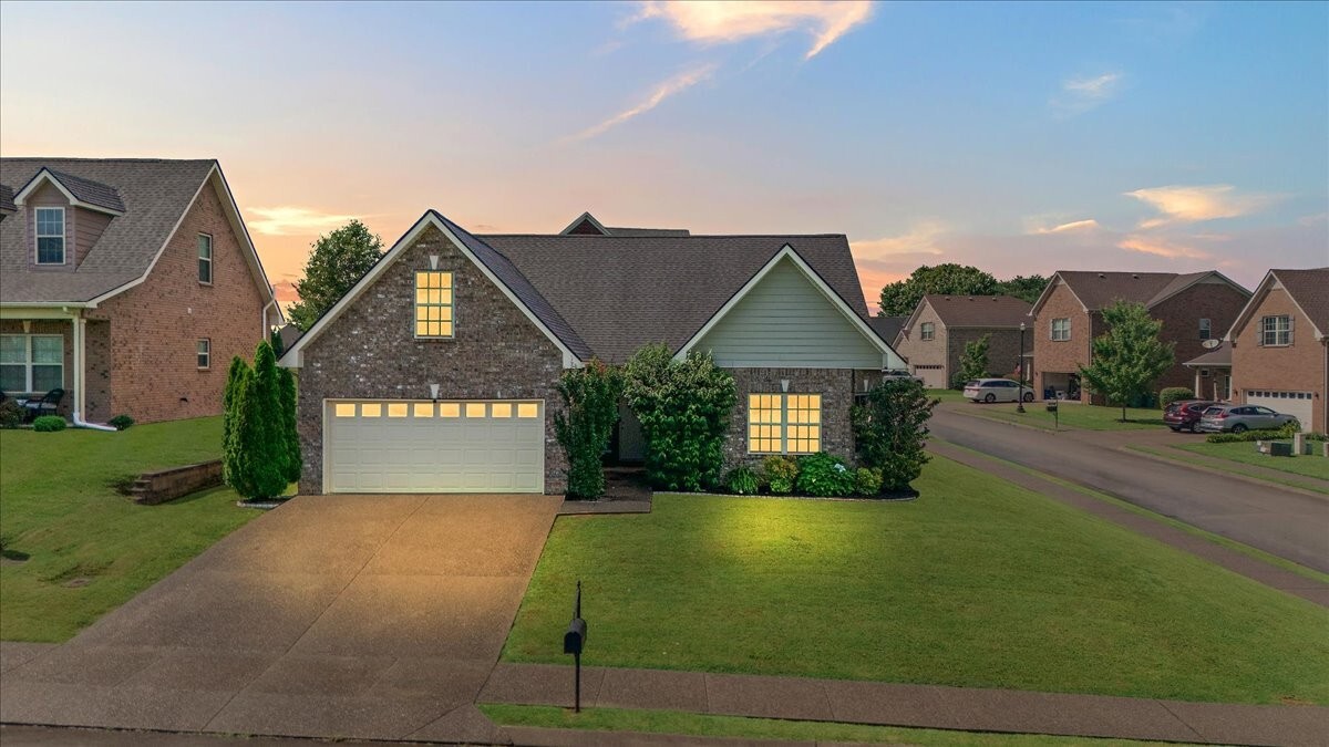 Property Photo: 3028 Honeysuckle Dr TN 37174