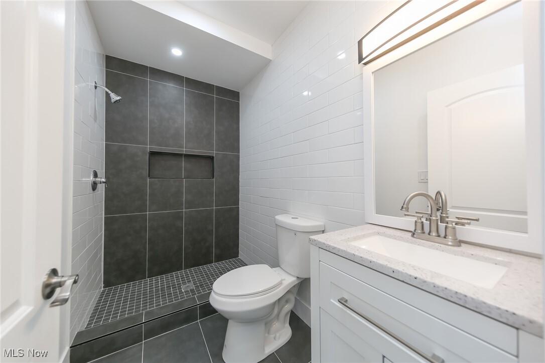 Property Photo: 1653 E 118th Street OH 44106