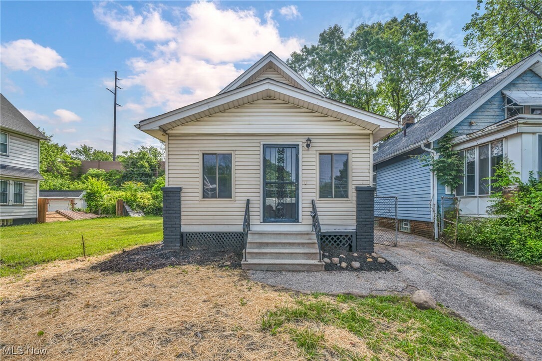 Property Photo: 851 E 131 Street OH 44108