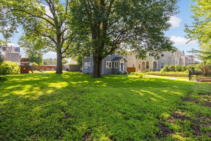 Property Photo:  2213 Nicollet Avenue  MN 55404 