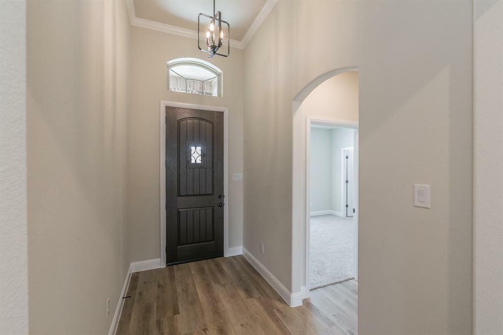 Property Photo: 213 Navajo Trail TX 76009