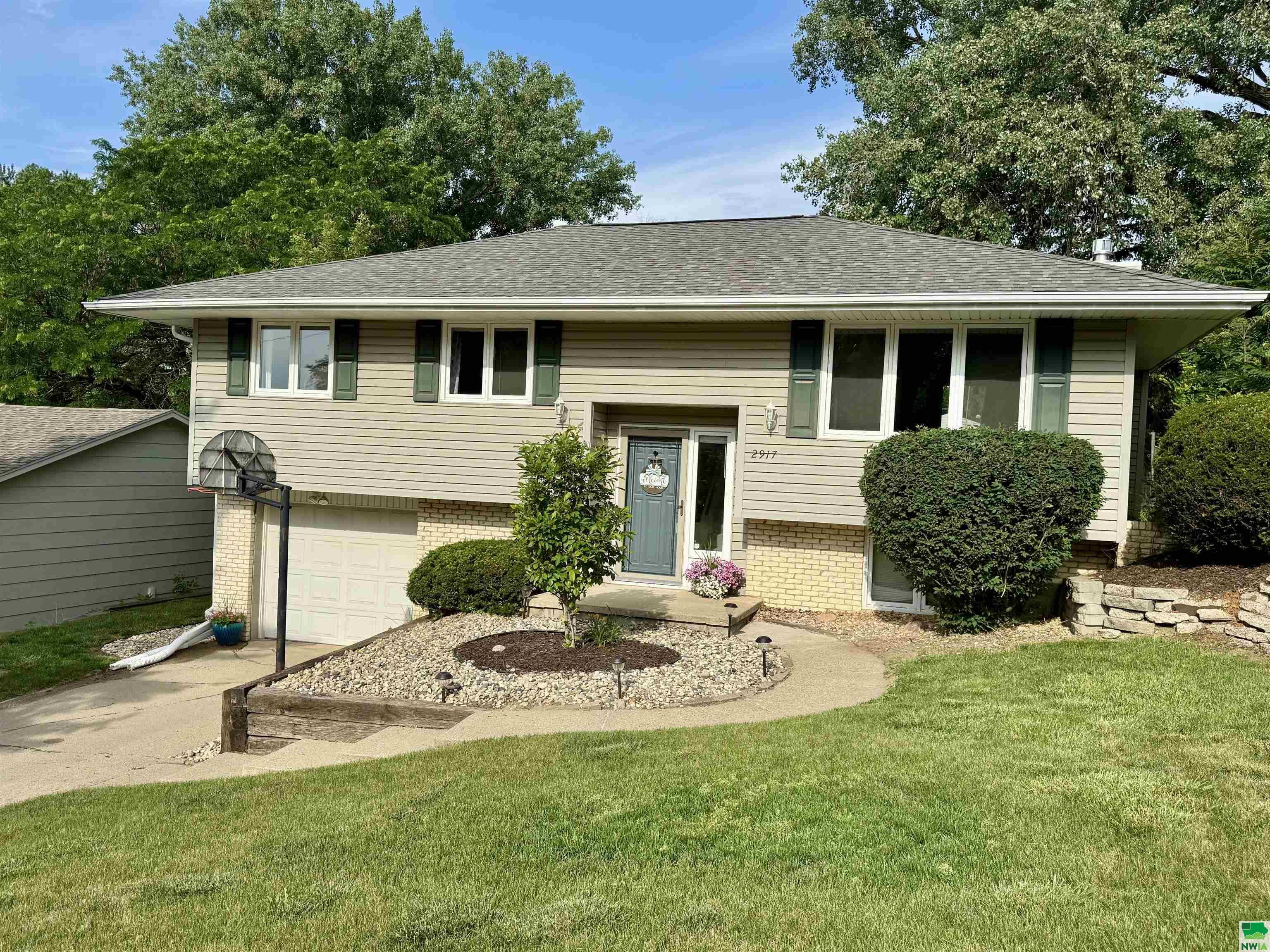 Property Photo: 2917 S Martha Street IA 51106