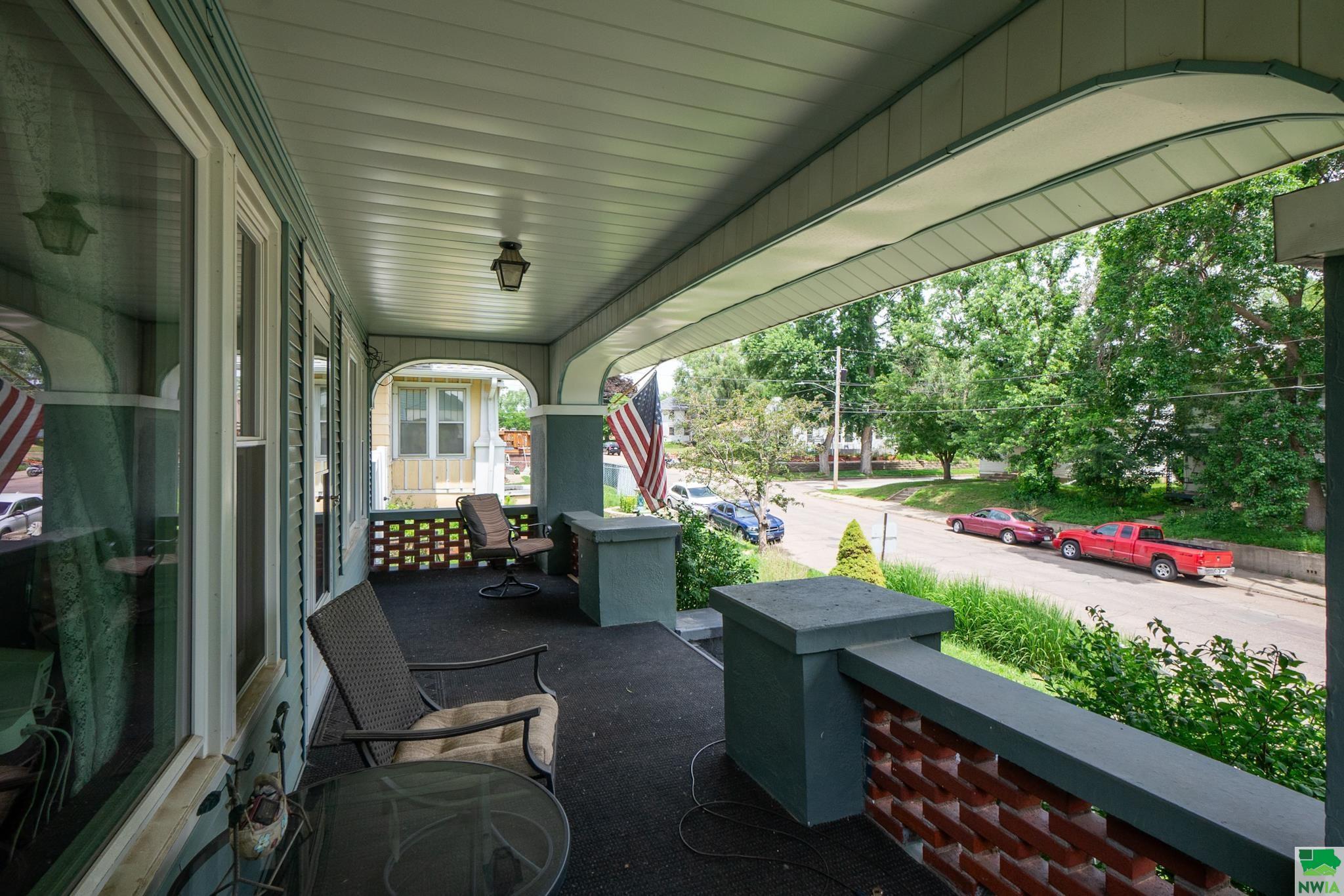 Property Photo: 2713 Court St IA 51104