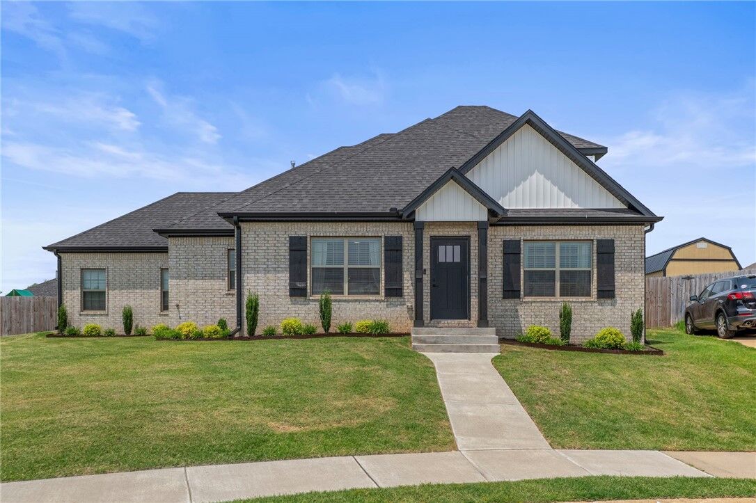 Property Photo:  806 Dollar Street  AR 72718 