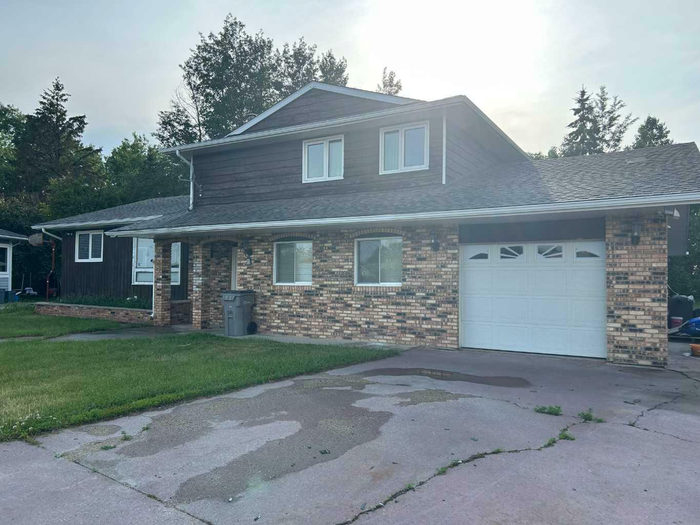Property Photo: 58 Baxter Crescent AB T7S 1E6