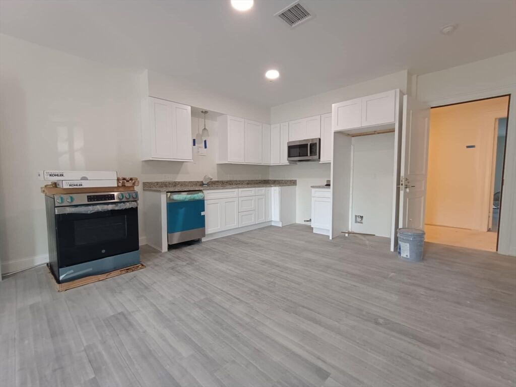 Property Photo:  10 Franklin Ave 404  MA 02151 