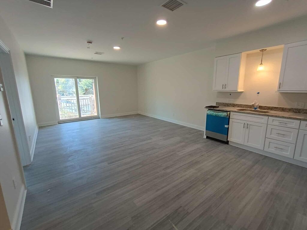 Property Photo: 10 Franklin Ave 404 MA 02151