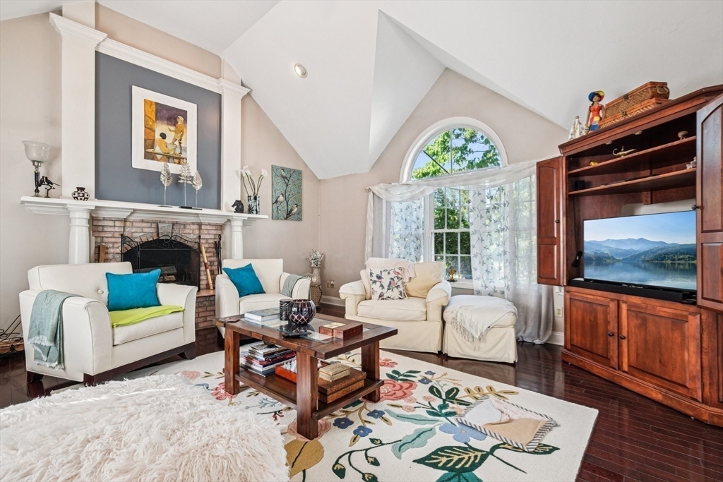37 Nachaomet Rd  Lakeville MA 02347 photo