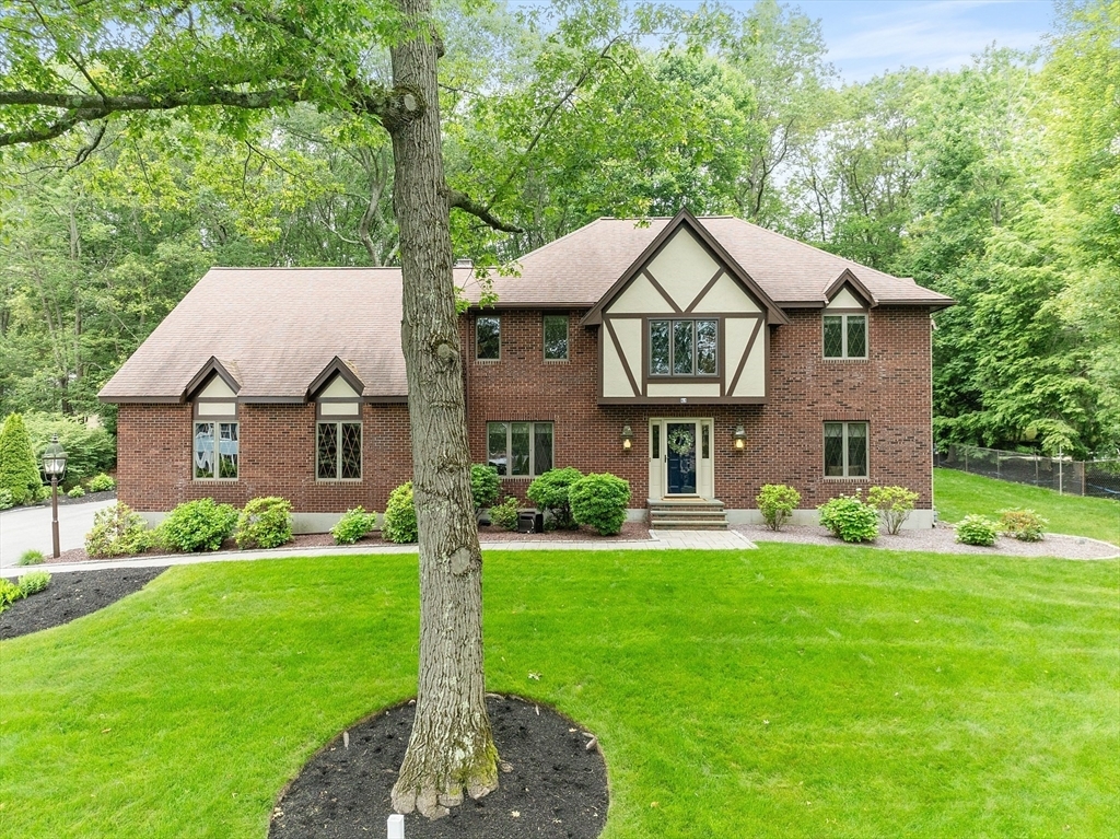 Property Photo: 15 Saxon Ln MA 01545