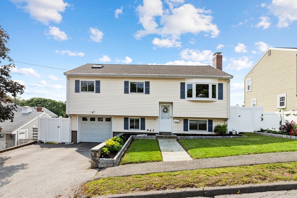 10 Murdock Dr  Peabody MA 01960 photo