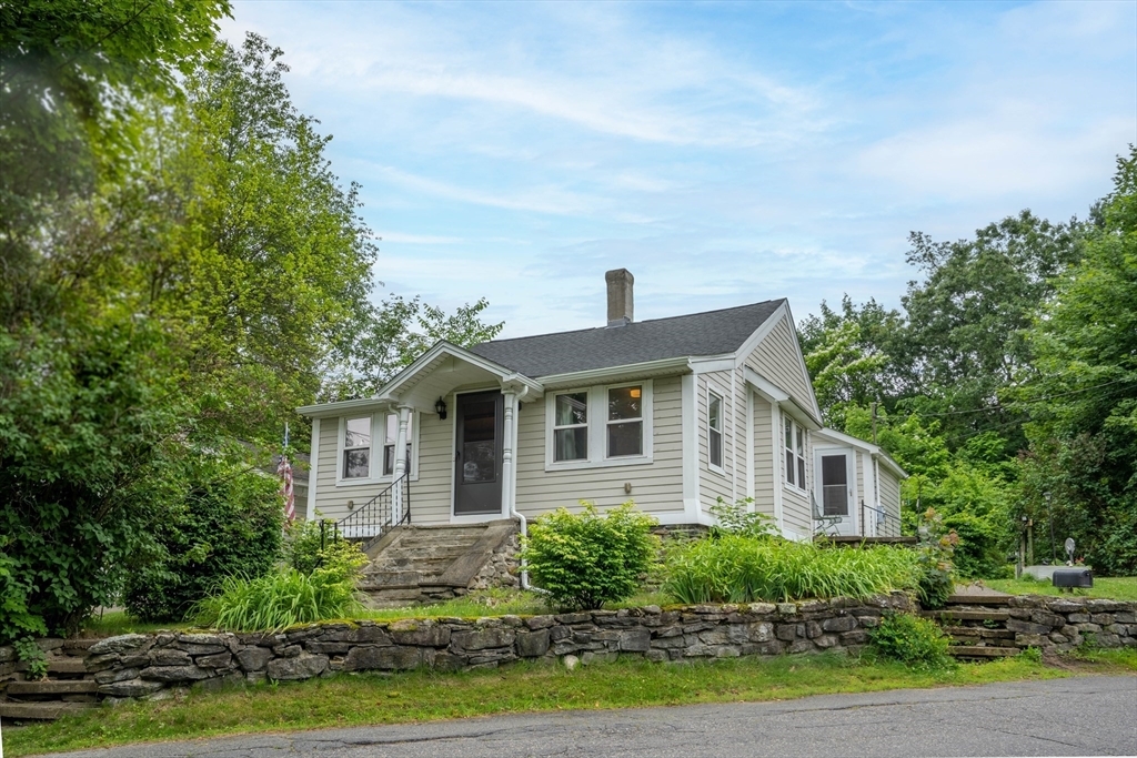 Property Photo: 12 Manor Rd MA 01527