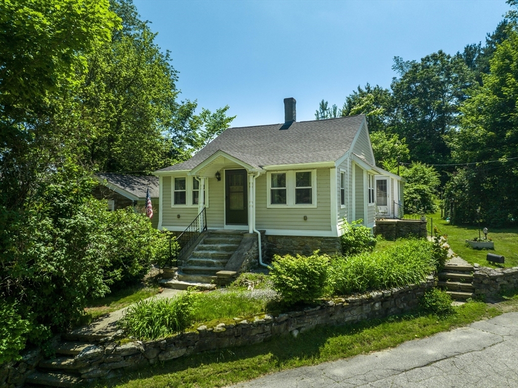 Property Photo:  12 Manor Rd  MA 01527 