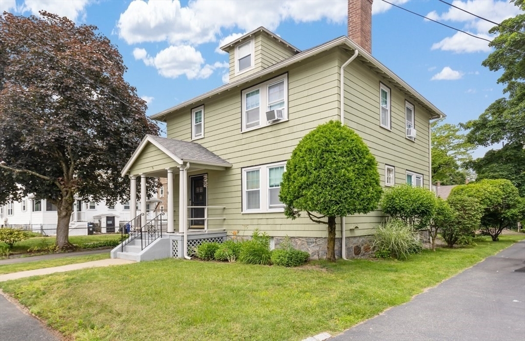 12 Lincoln St  Milton MA 02186 photo