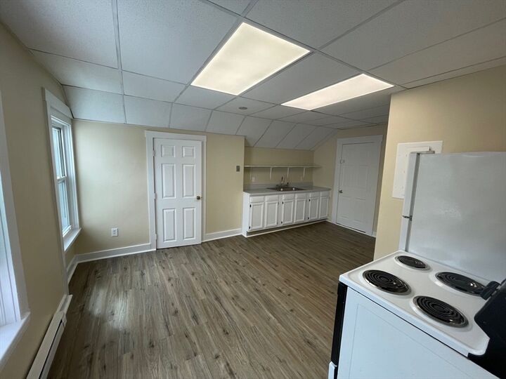 Property Photo:  325 Main St 3  MA 01516 