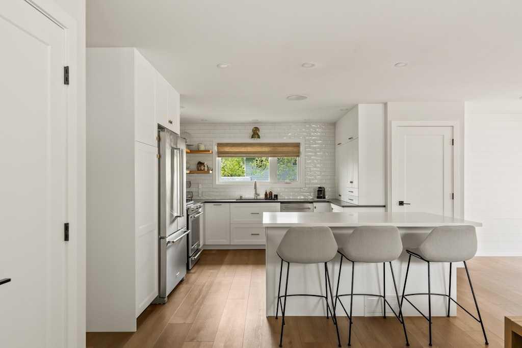 Property Photo: 14 Oakview Place SW AB T2V 3Z9