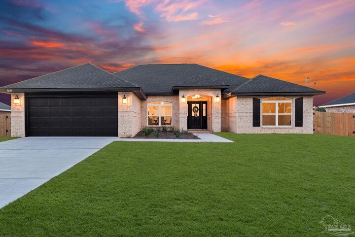 Property Photo: 7921 Twin Lake Dr FL 32583