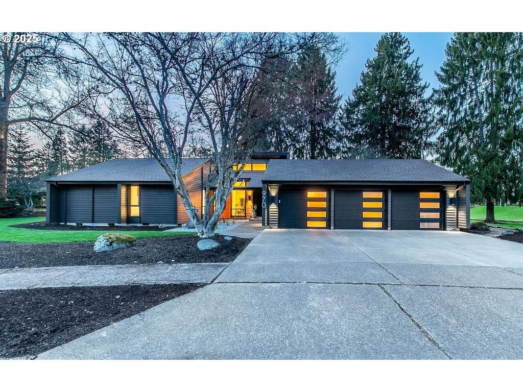 970 St Andrews Dr  Eugene OR 97401 photo