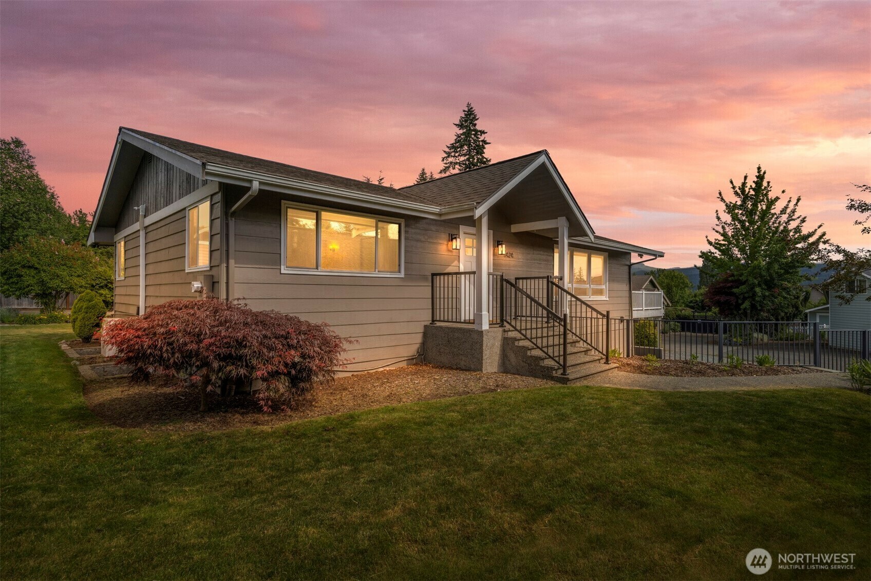 Property Photo: 1424 E 36th Lane WA 98226