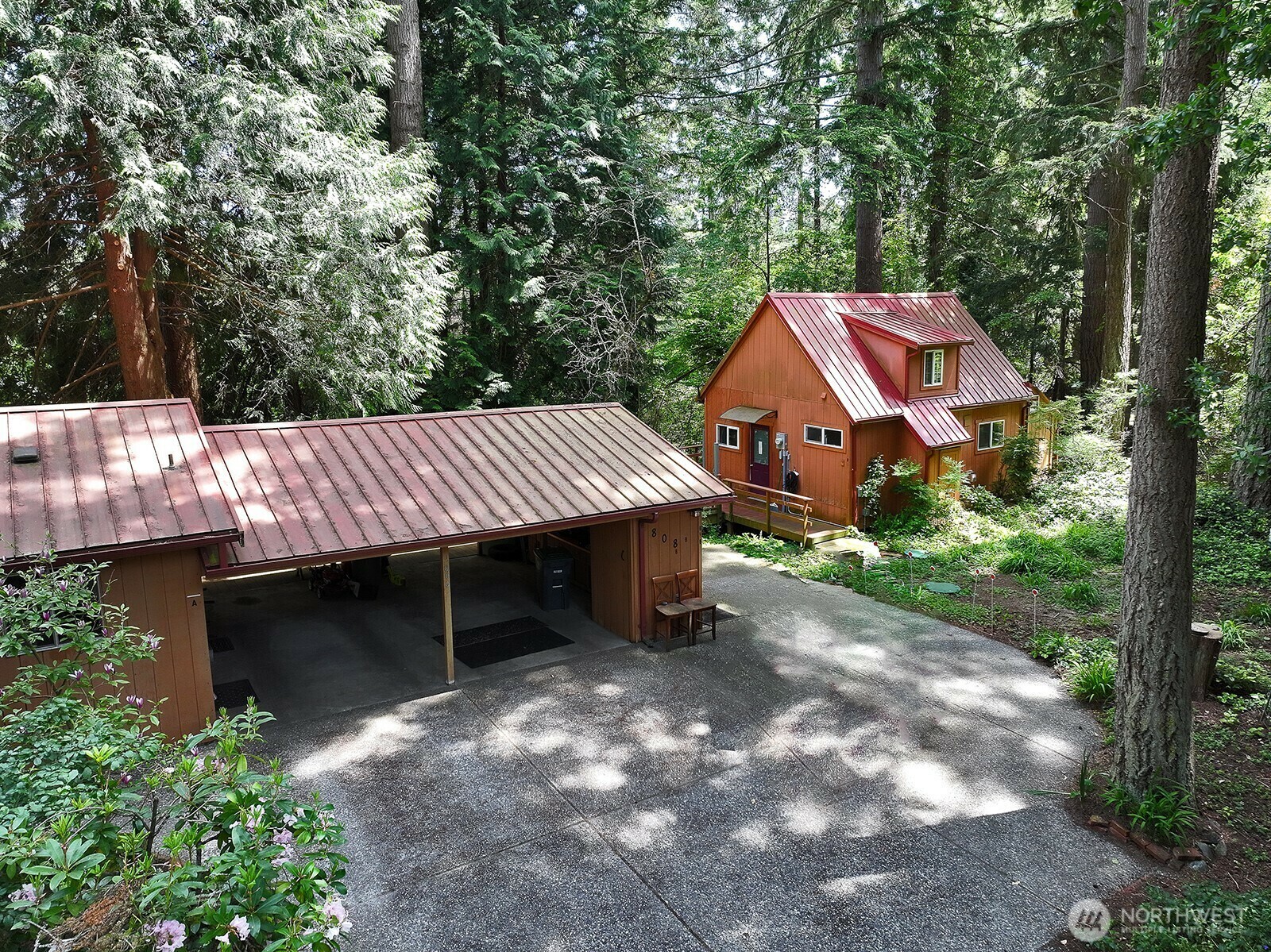 Property Photo:  808  Woodsong Lane  WA 98260 