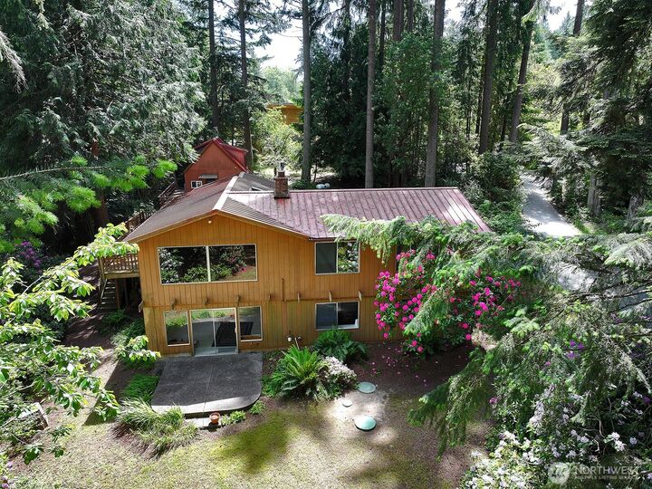 Property Photo:  808  Woodsong Lane  WA 98260 