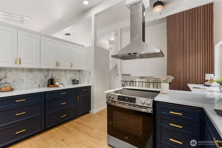 Property Photo:  20201  45th Drive SE  WA 98012 