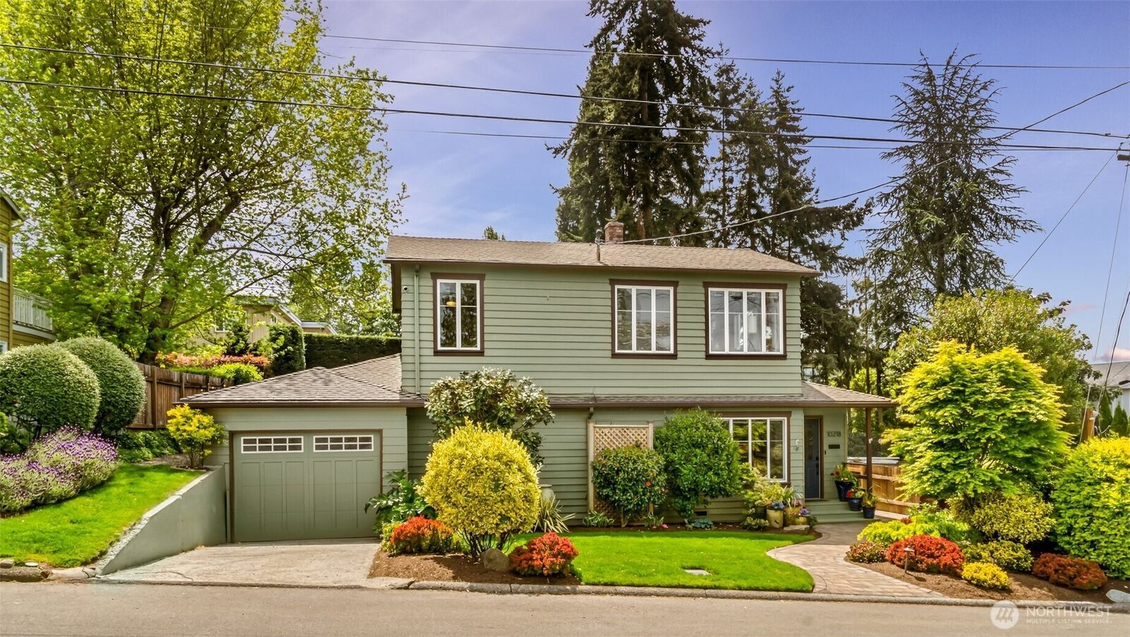 Property Photo:  10218 NE 65th Street  WA 98033