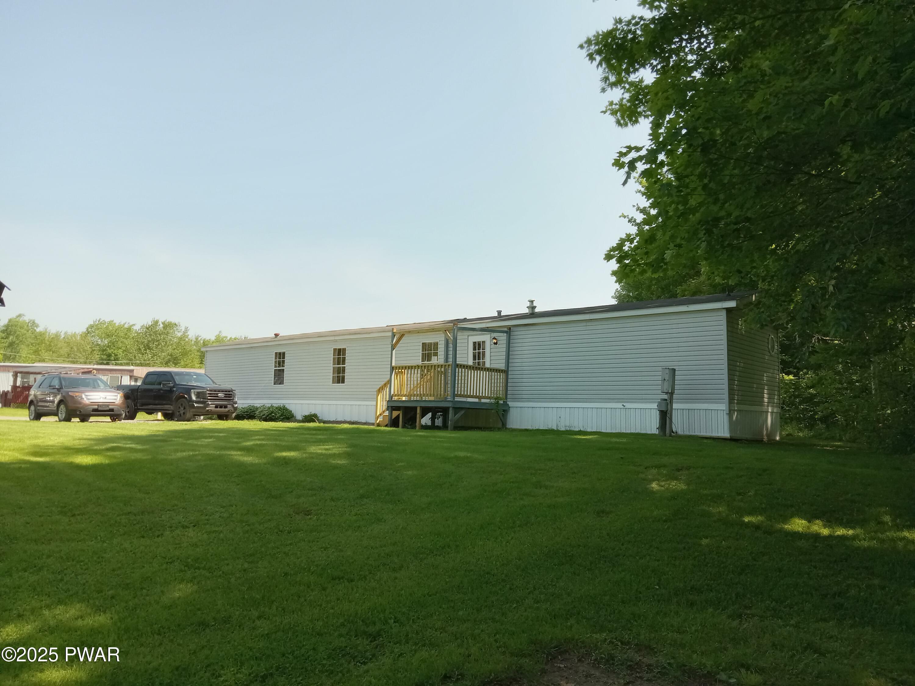 Property Photo: 14 Evergreen Dr Mhp PA 18436