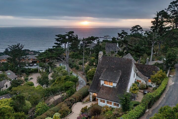 Property Photo:  110 Pine Way  CA 93923 