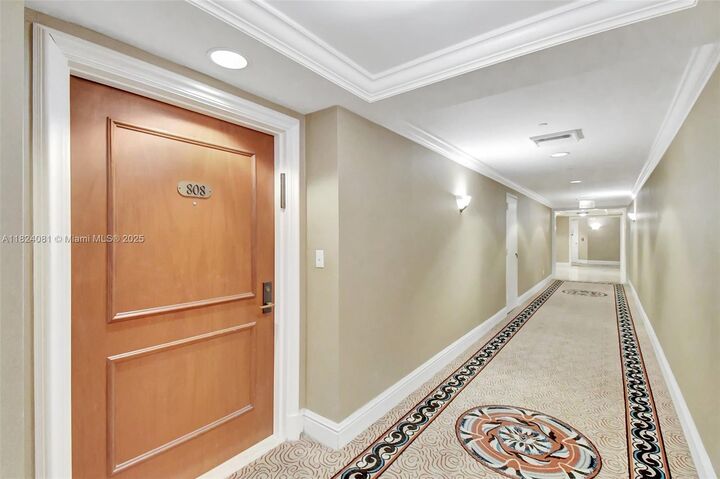 Property Photo: 2000 Island Blvd 808 FL 33160