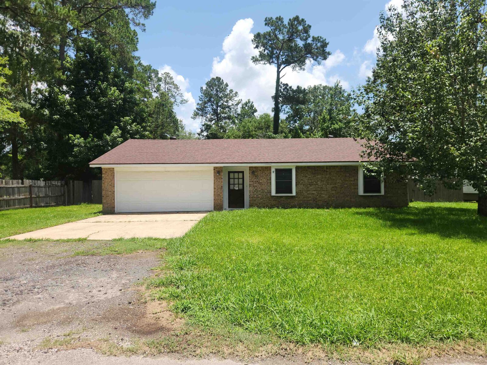 Property Photo: 1612 Bluebonnet TX 77662
