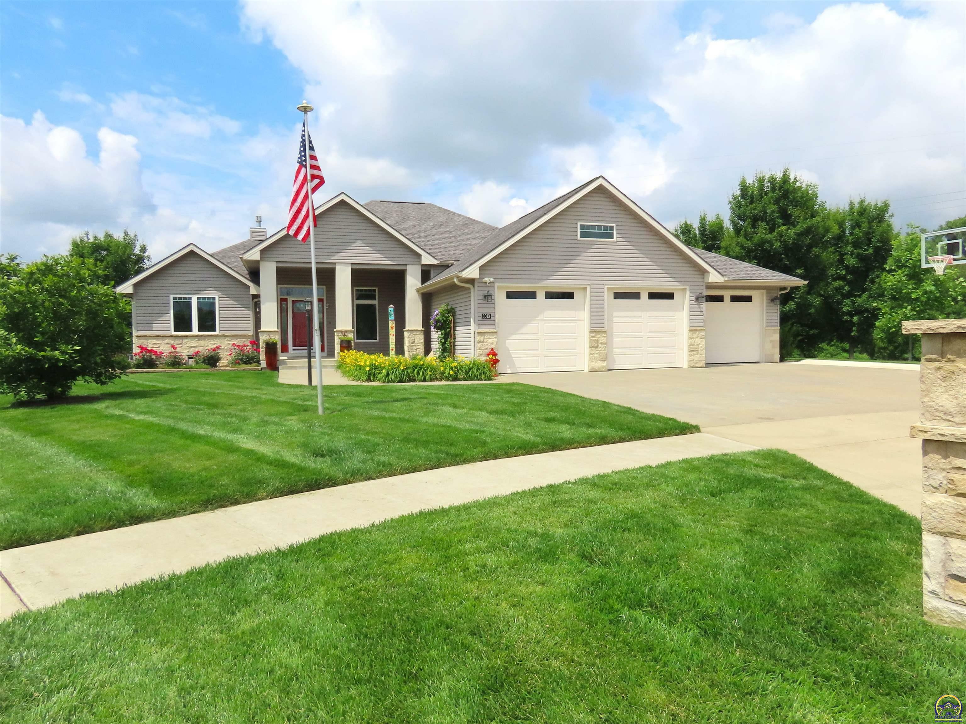 8013 SW 27th Ct  Topeka KS 66614 photo