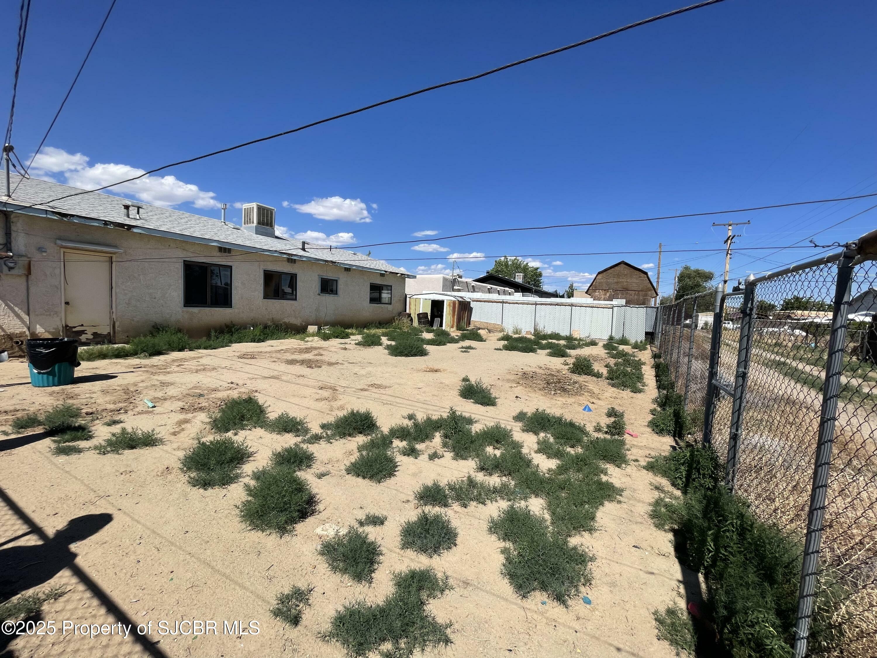 Property Photo: 2501 E 24th Street NM 87401
