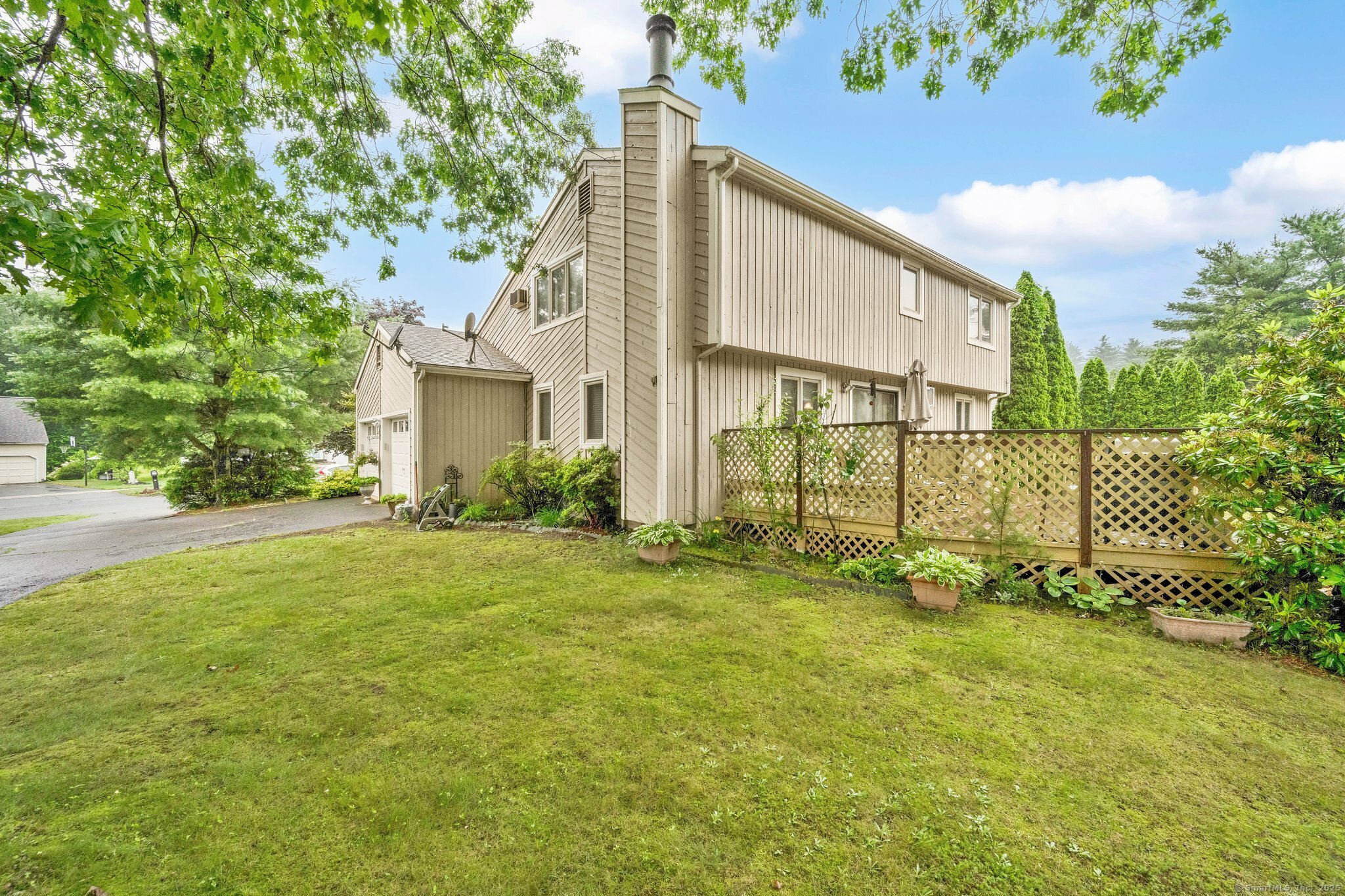 Property Photo: 17 Landing Circle CT 06095