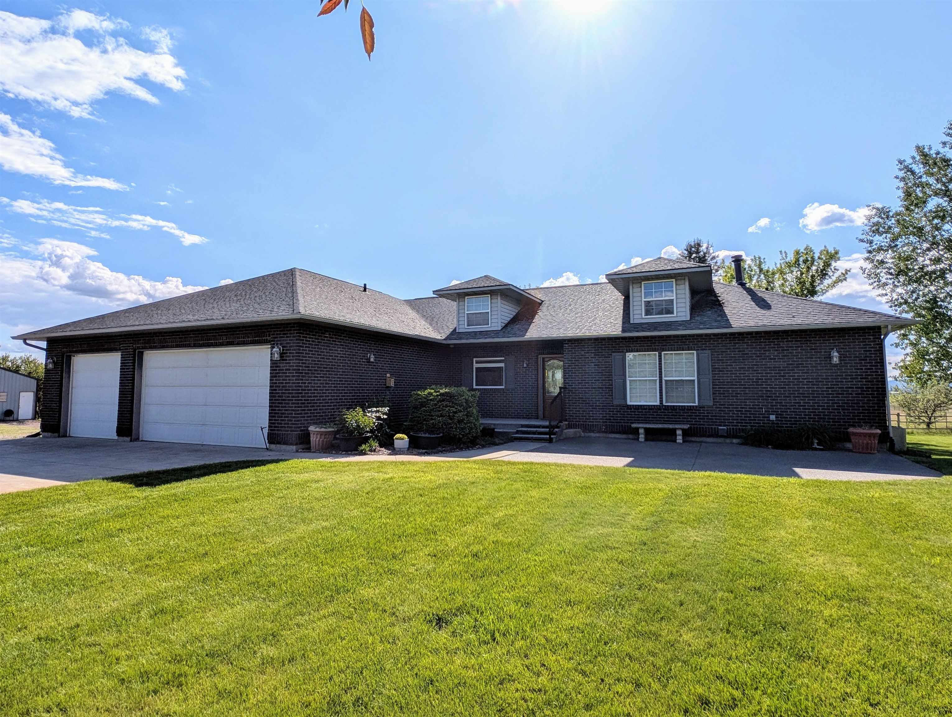 Property Photo: 40425 - A N Sherman Rd WA 99006