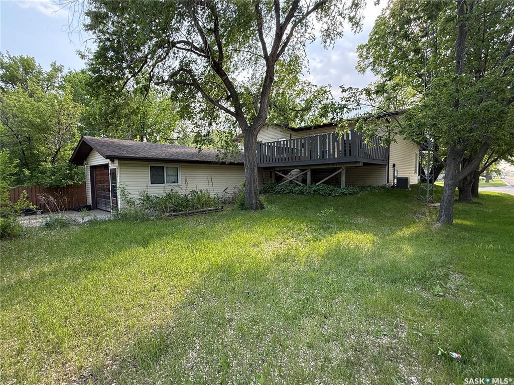 Property Photo: 201 3rd Street W SK S0C 0S0
