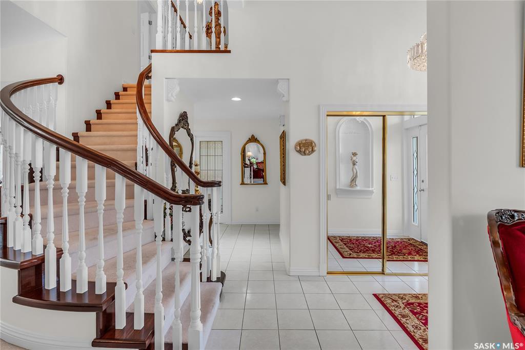 Property Photo: 922 Braeside Place SK S7K 1X5