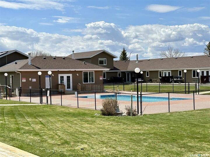 Property Photo:  1250 Aaro Avenue 15  SK S0H 1J0 