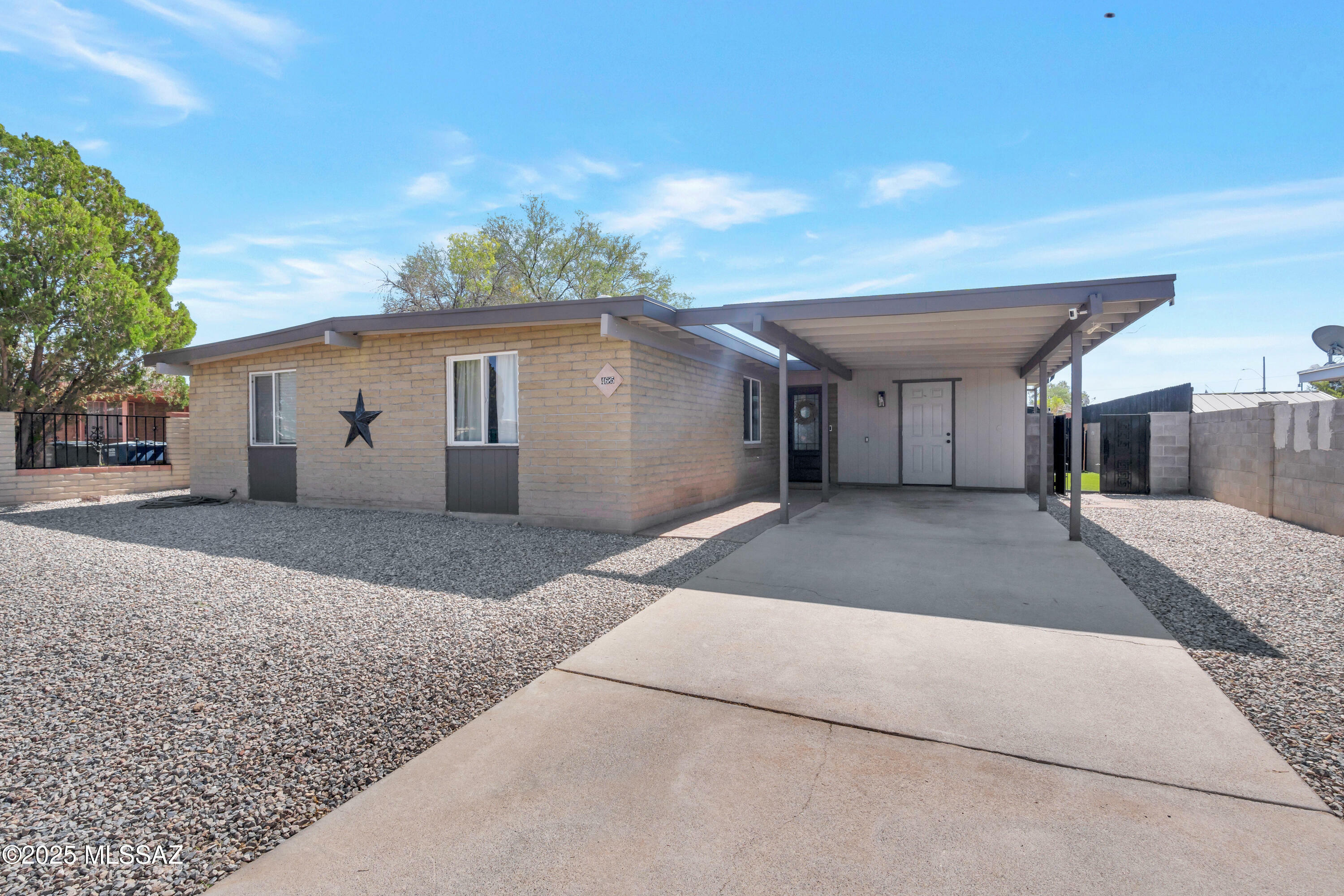 Property Photo: 4685 S Martin Avenue AZ 85714