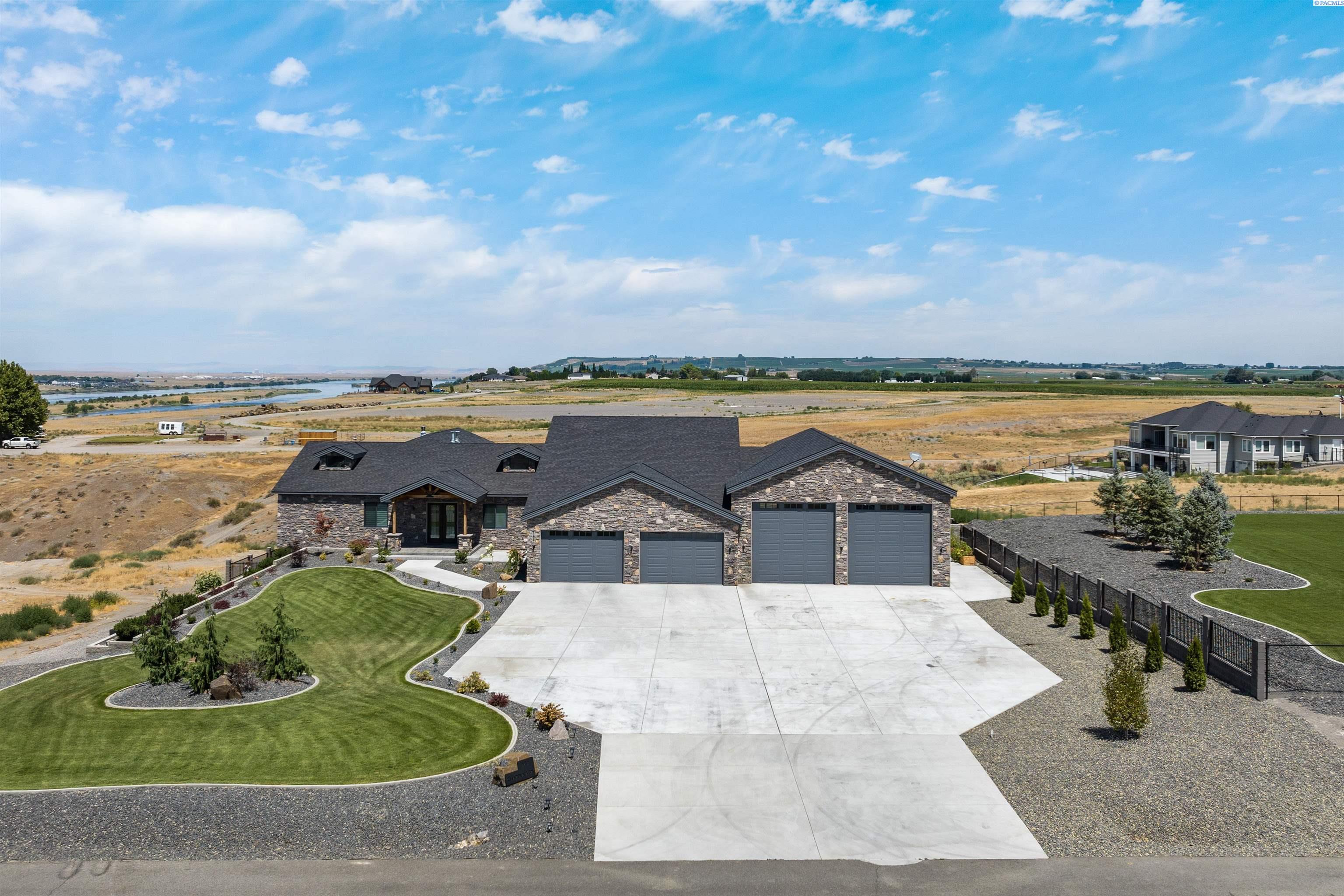 Property Photo:  164 Charolais Trail  WA 99301 