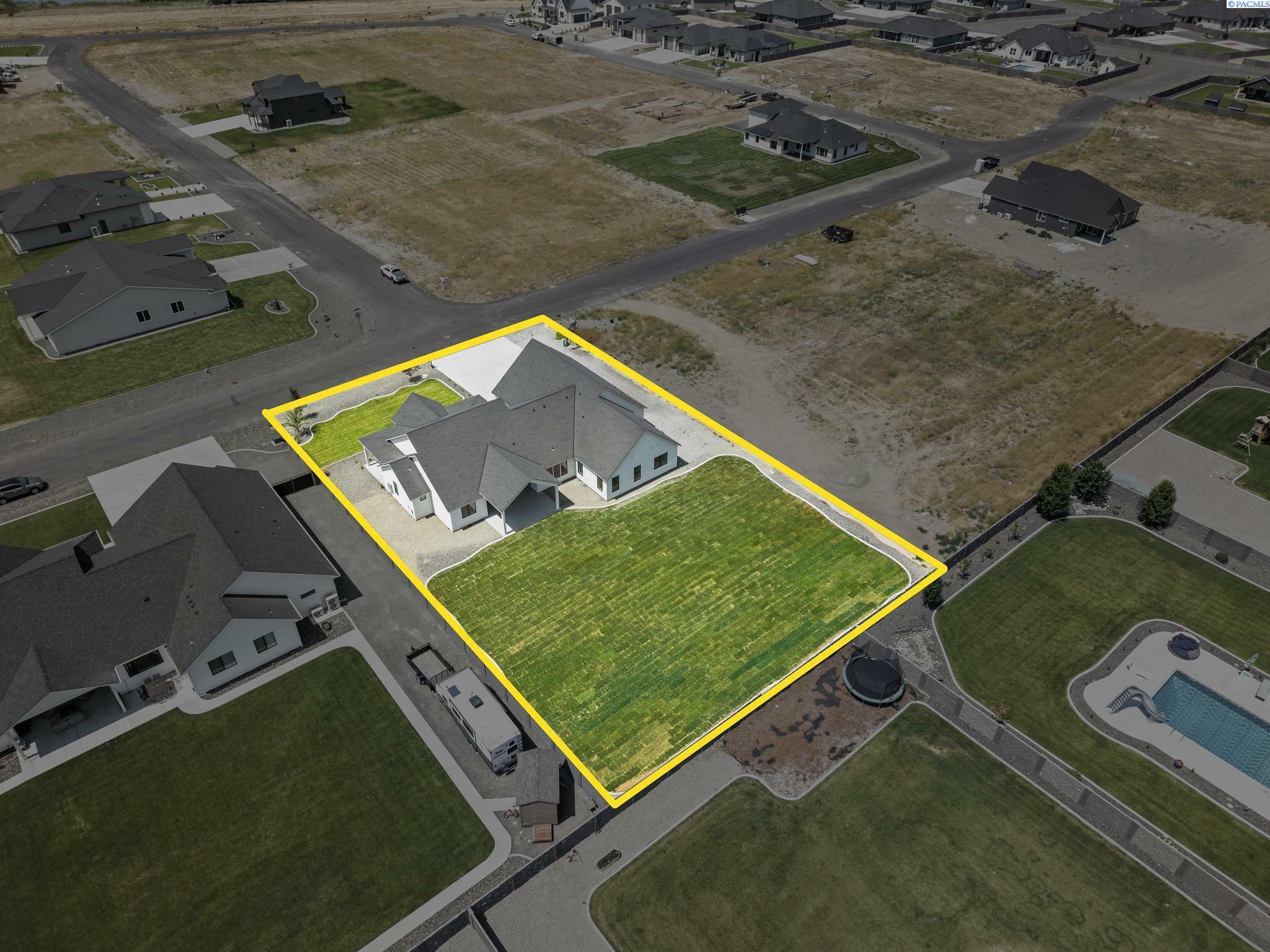 Property Photo: 6537 Lazy B Drive WA 99301