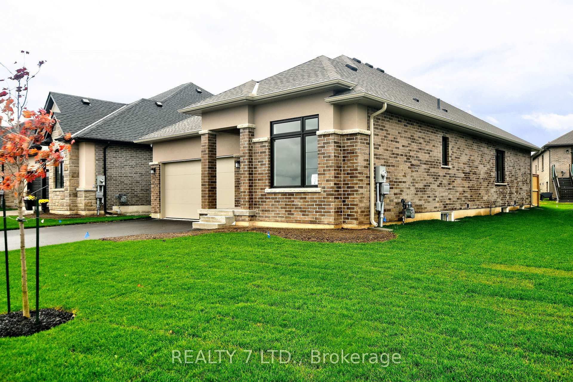 Property Photo: 566 Old Course Trail ON L3B 6G8