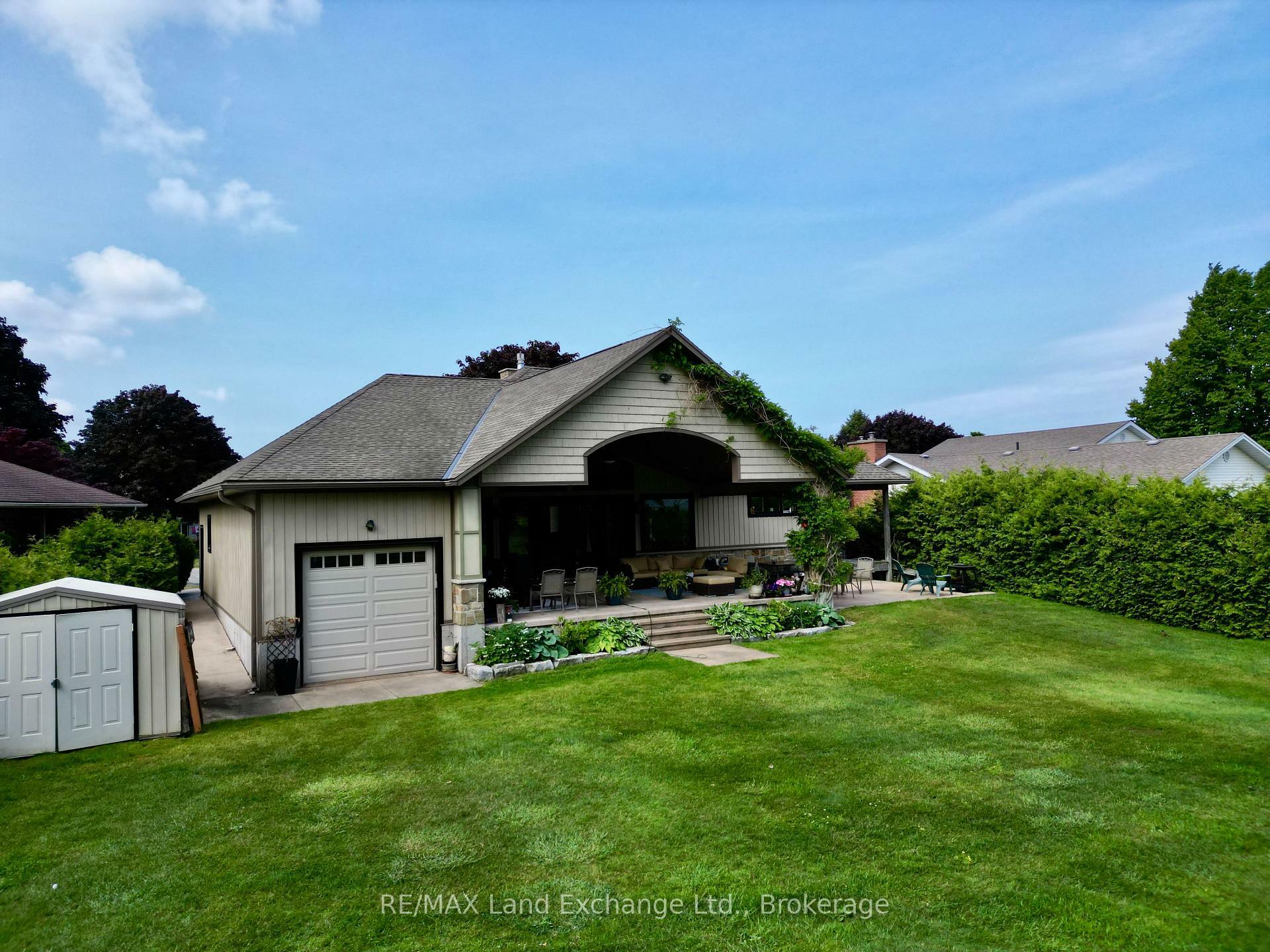 Property Photo: 203 Campbell Crescent ON N2Z 1B9