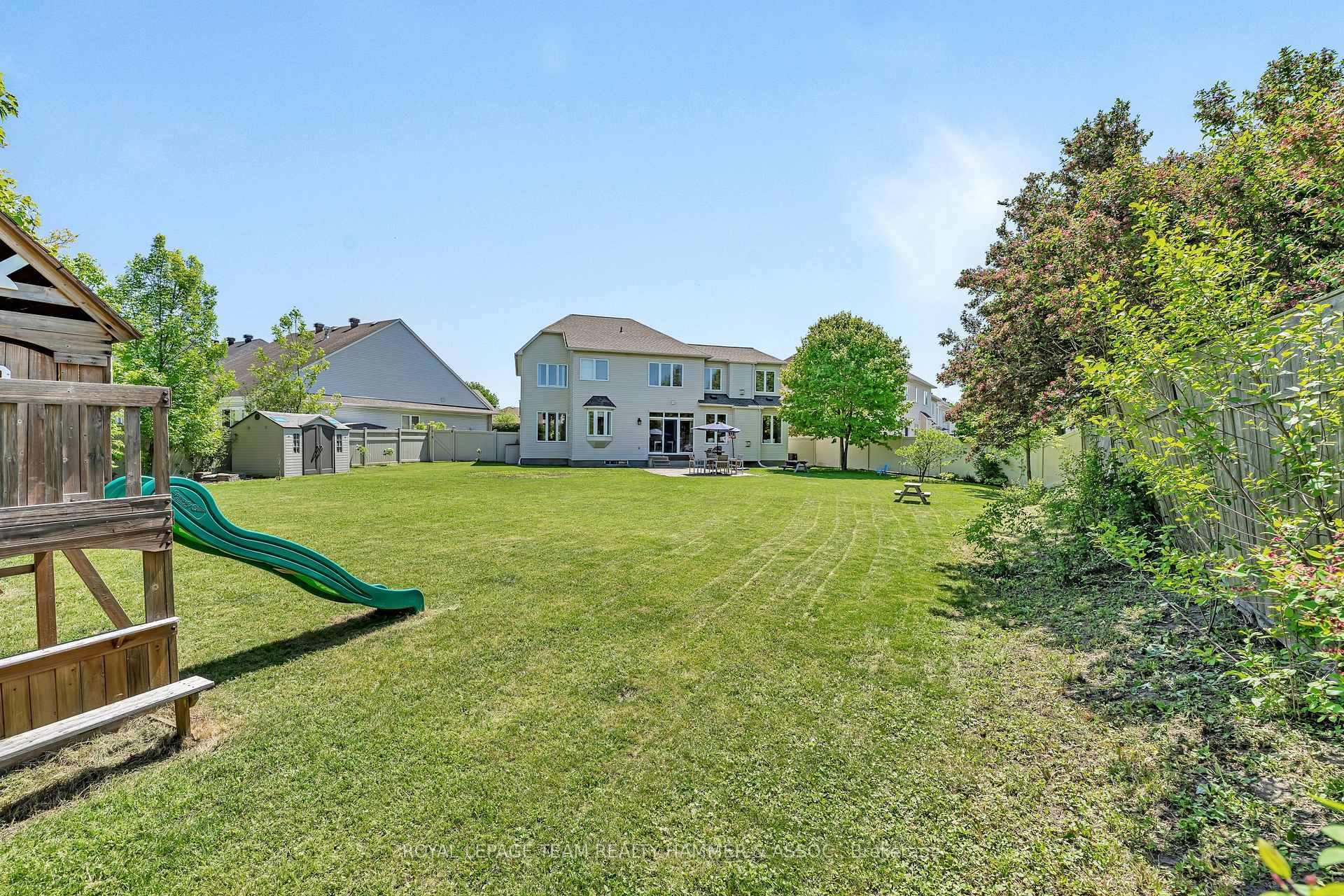 Photo de la propriété: 24 Tierney Drive ON K2J 4T3