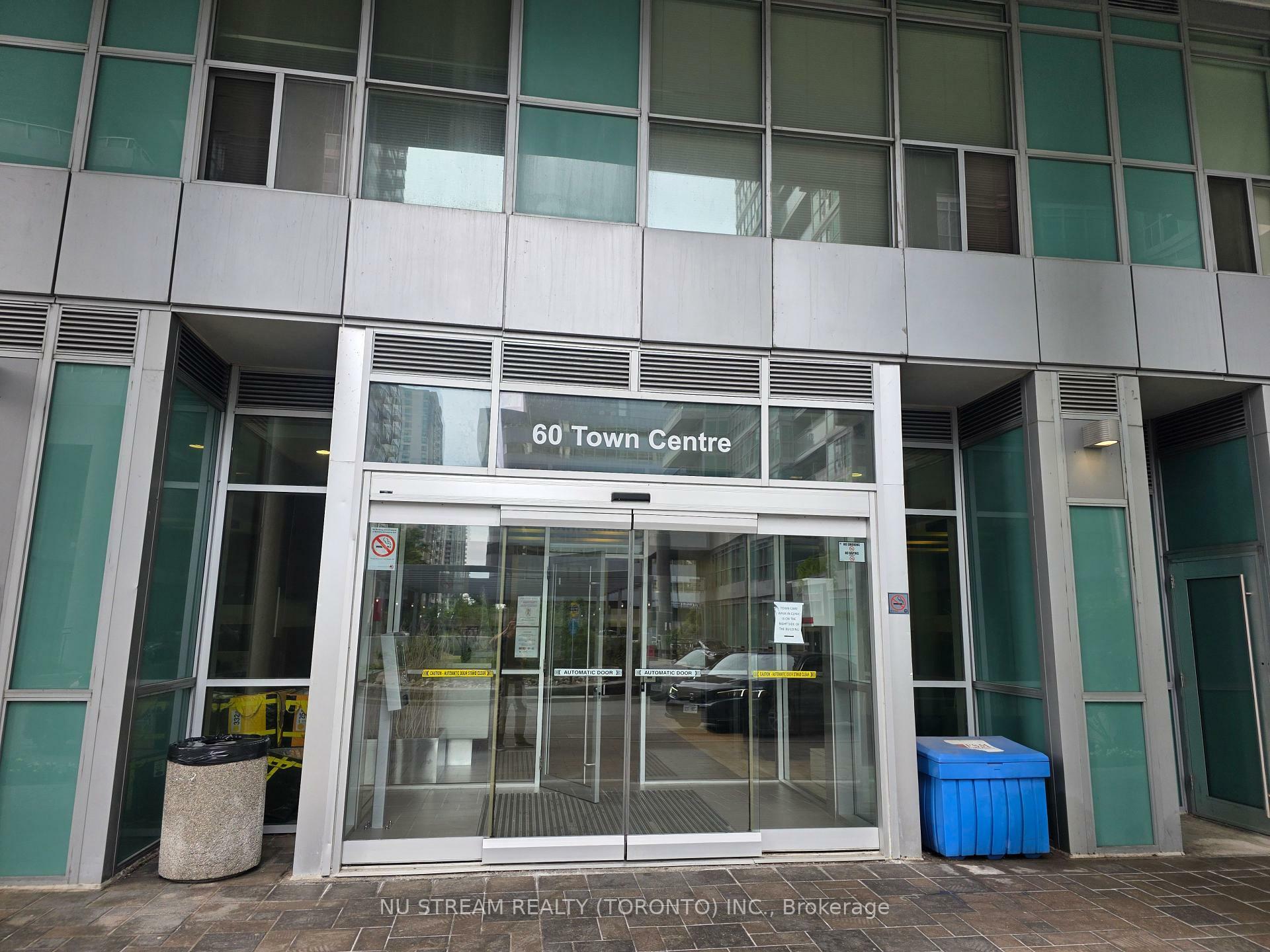 Property Photo: 60 Town Centre Court 812 ON M1P 0B1