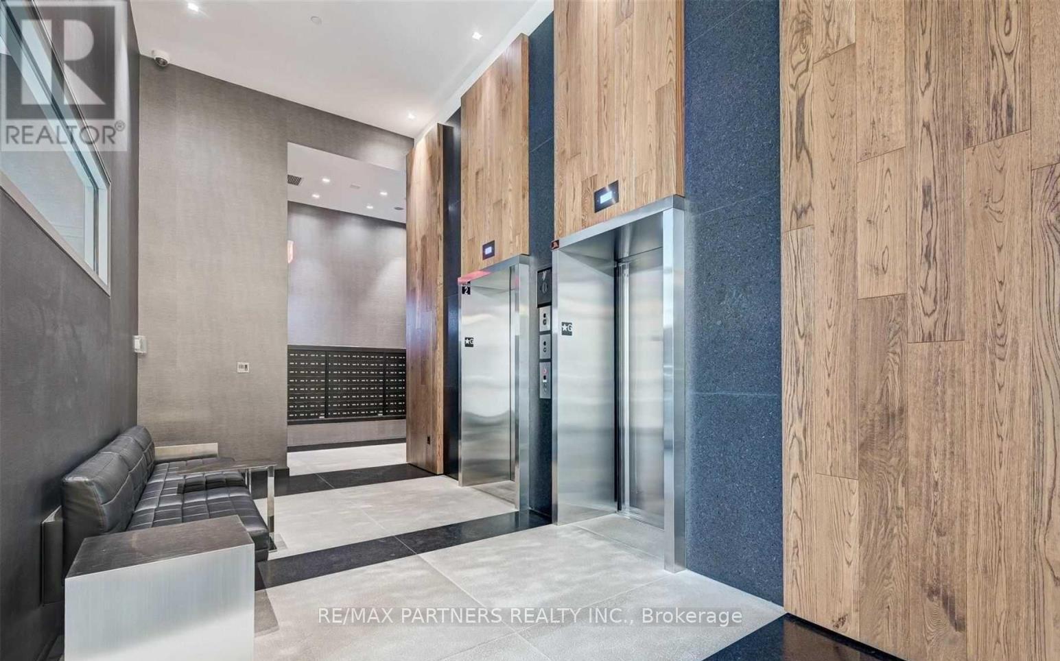 Property Photo:  435 Richmond Street W 1106  ON M5V 0N3 