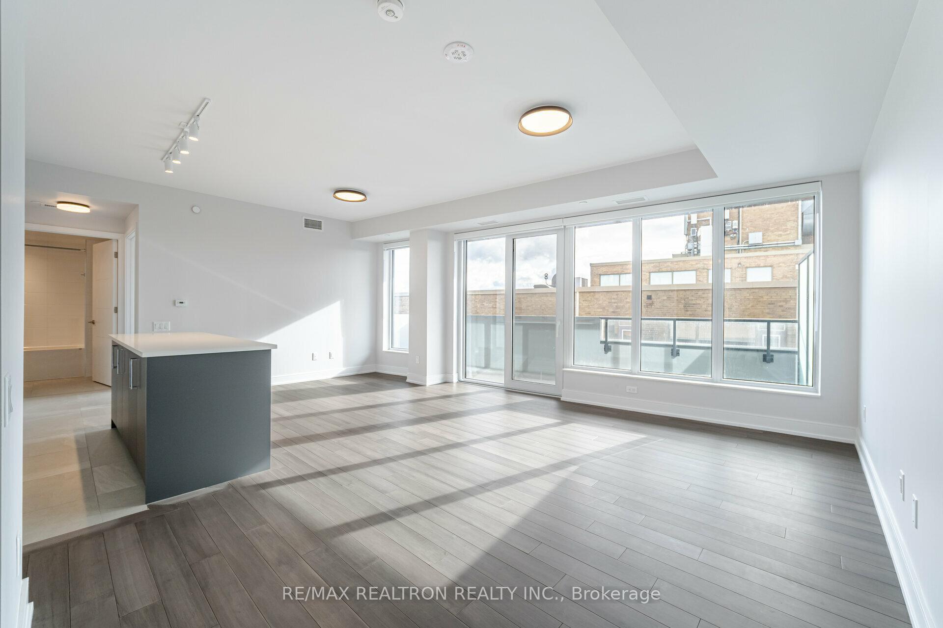 Photo de la propriété: 2525 Bathurst Street 1003 ON M6B 2Y9