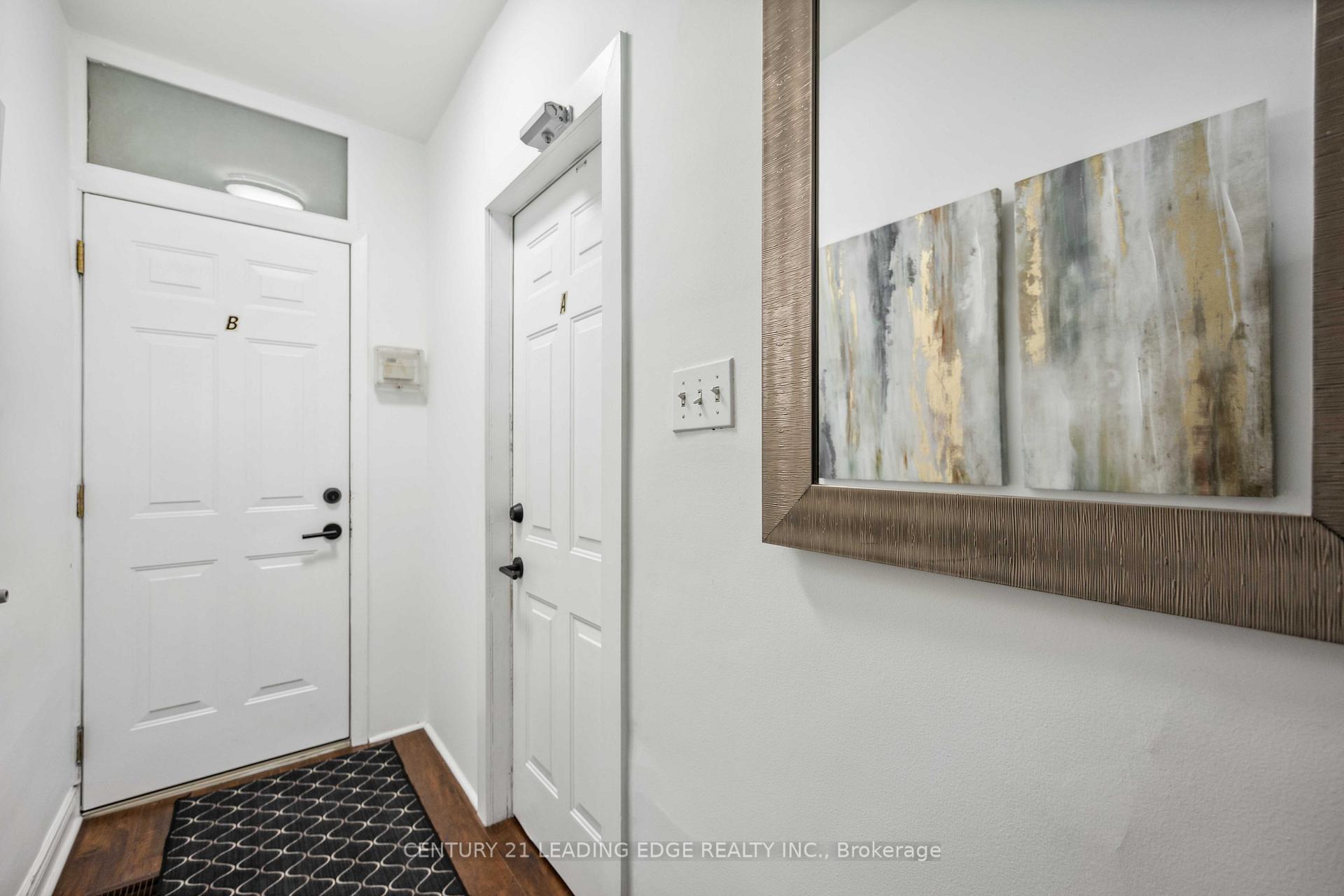 Photo de la propriété:  360 Coxwell Avenue A  ON M4L 3B7 