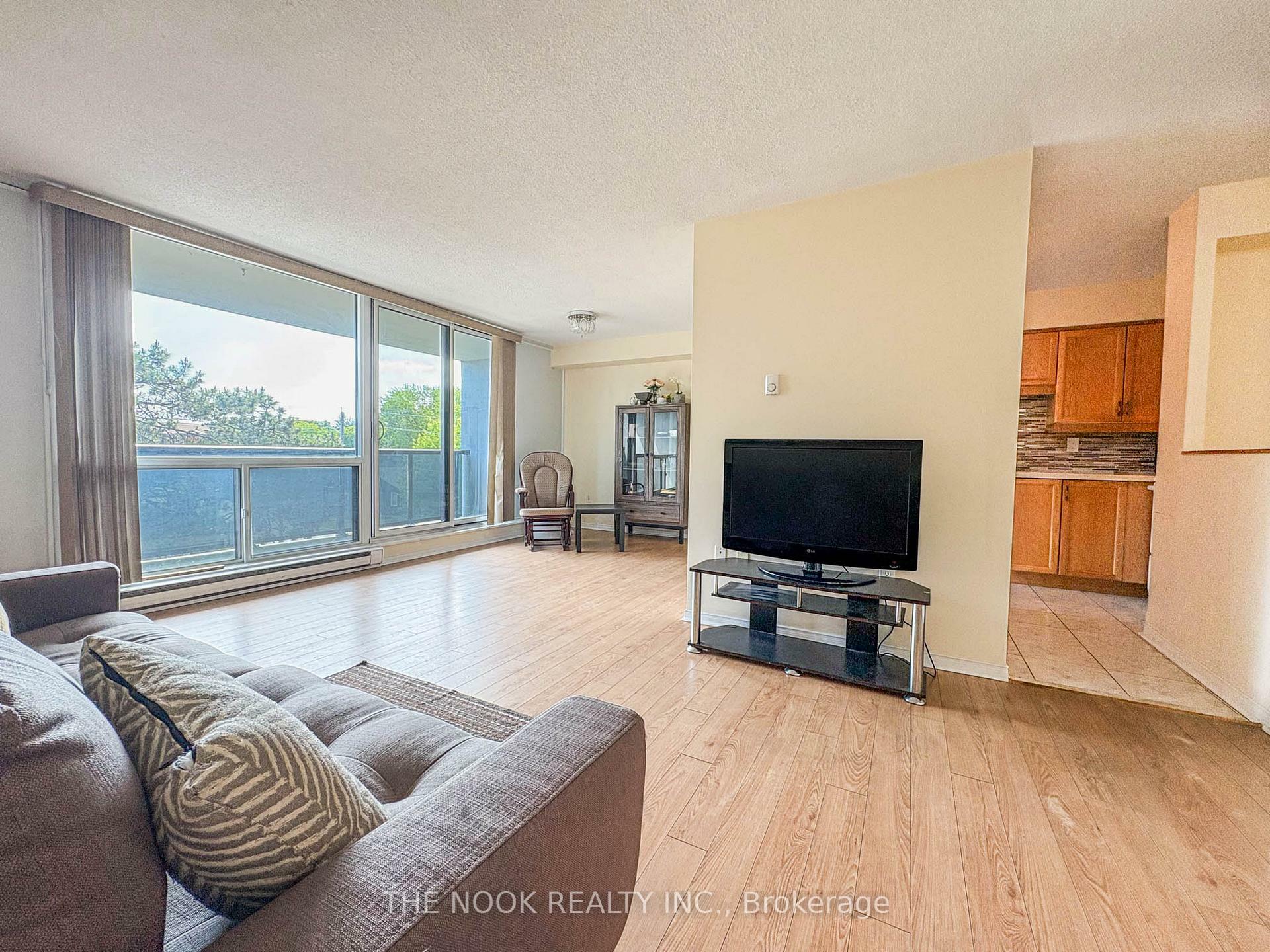Property Photo: 454 Centre Street S 406 ON L1H 4C2